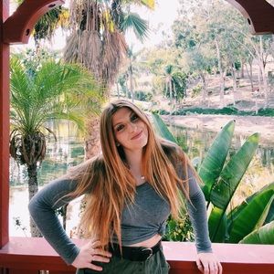 Meet your Posher, Raquel